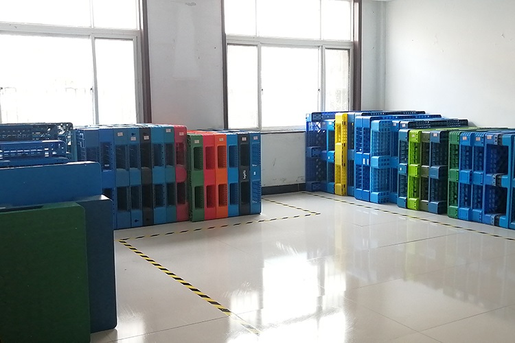 <strong>北方冬季氣溫低如何選擇塑料托盤？</strong>